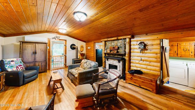 86 Alpaca Lane, Murphy, NC 28906