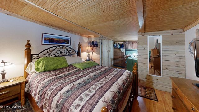 86 Alpaca Lane, Murphy, NC 28906