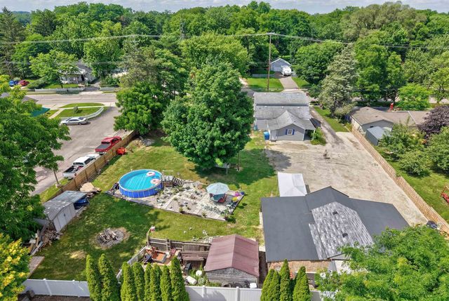 413 W Broad Street, Linden, MI 48451
