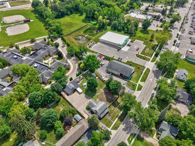 413 W Broad Street, Linden, MI 48451