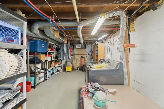 413 W Broad Street, Linden, MI 48451