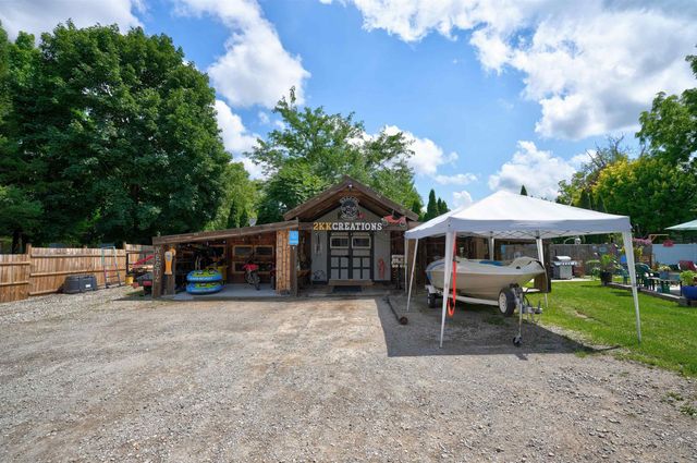 413 W Broad Street, Linden, MI 48451