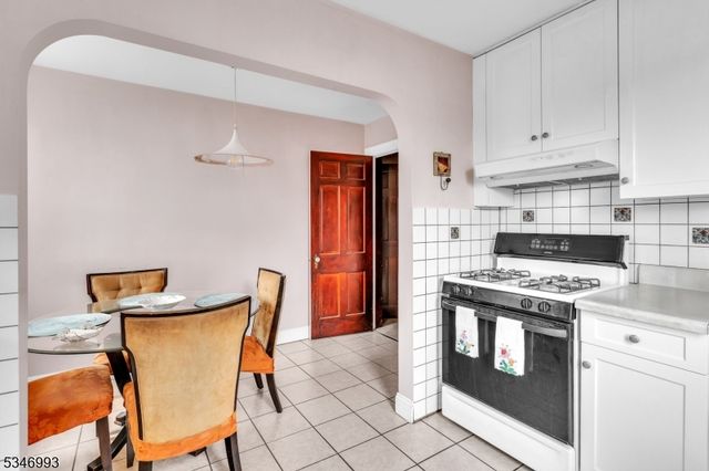 90 Ardmore Ave, Clifton City, NJ 07014