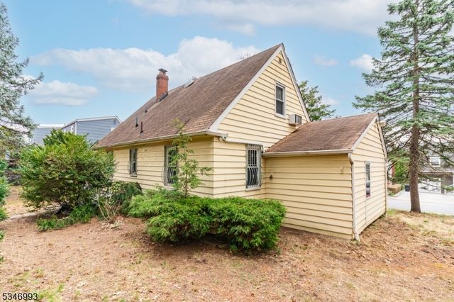 90 Ardmore Ave, Clifton City, NJ 07014