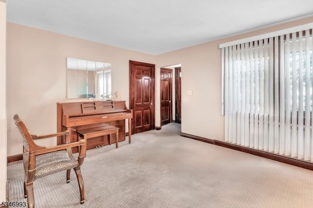 90 Ardmore Ave, Clifton City, NJ 07014