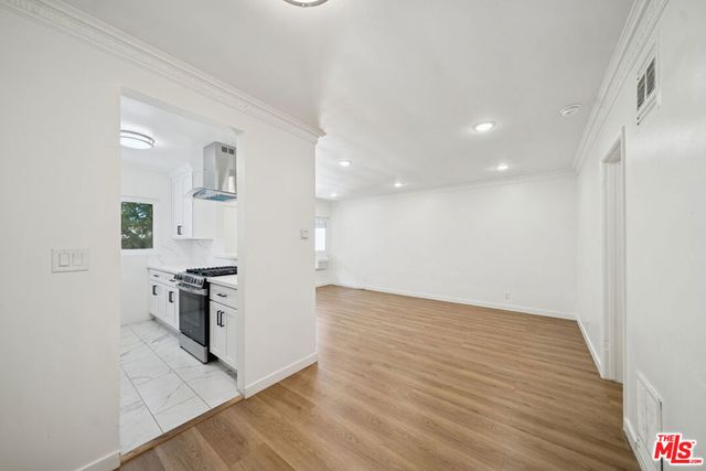 1206 N Hayworth 10, West Hollywood, CA 90046