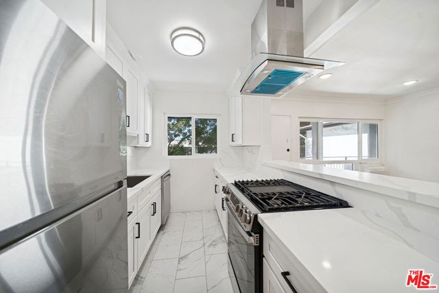 1206 N Hayworth 10, West Hollywood, CA 90046