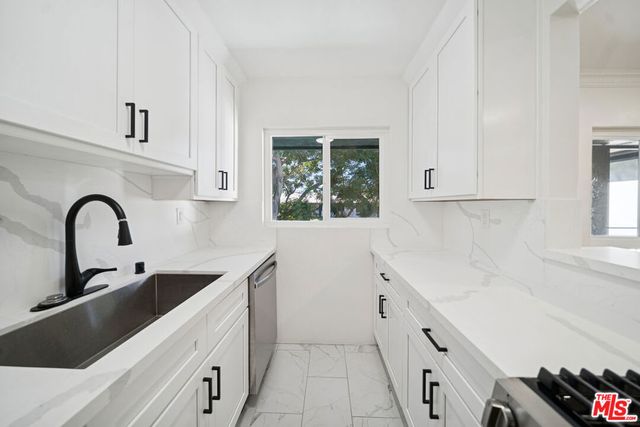 1206 N Hayworth 10, West Hollywood, CA 90046