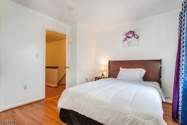 240 W Kinney St, Newark City, NJ 07103