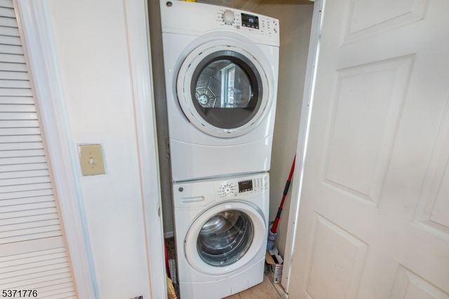 240 W Kinney St, Newark City, NJ 07103