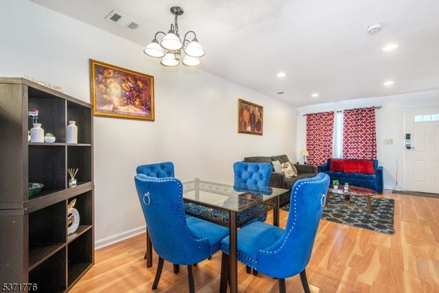 240 W Kinney St, Newark City, NJ 07103