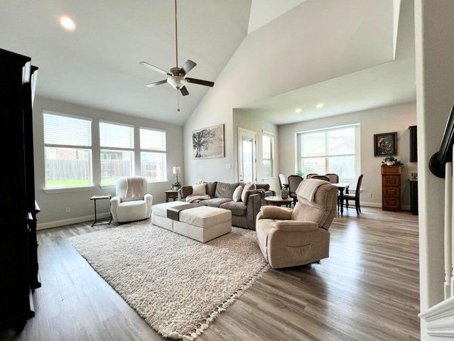 140 Coral Berry DR, Buda, TX 78610