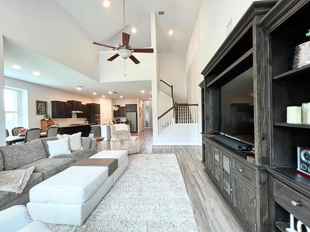 140 Coral Berry DR, Buda, TX 78610