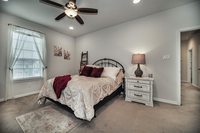 140 Coral Berry DR, Buda, TX 78610