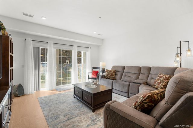 3570 Bennington Drive 1011, Fishkill, NY 12524