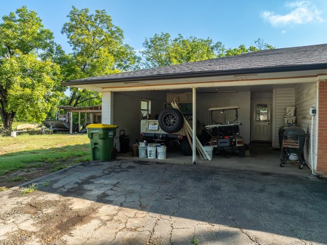 1101 Avenue A, Valley Mills, TX 76689