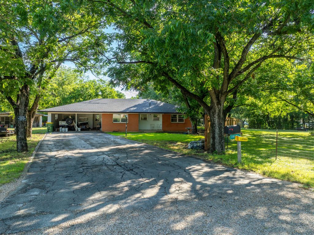 1101 Avenue A, Valley Mills, TX 76689