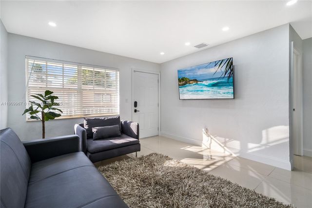 4421 NW 9th St, Miami, FL 33126