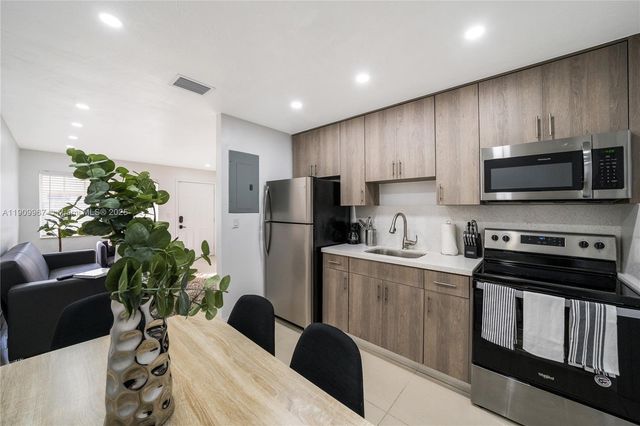 4421 NW 9th St, Miami, FL 33126