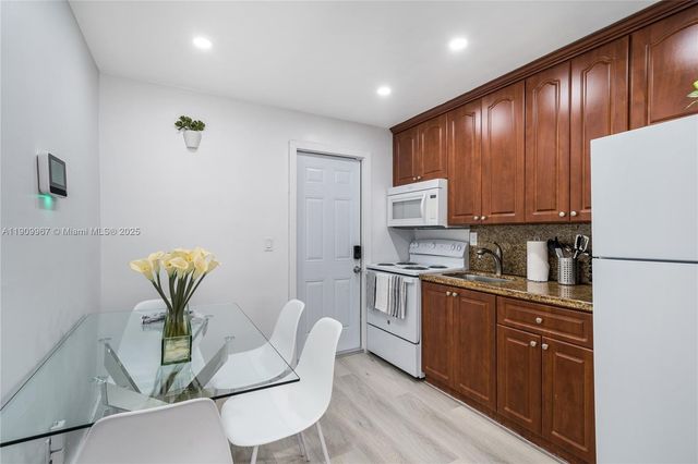 4421 NW 9th St, Miami, FL 33126