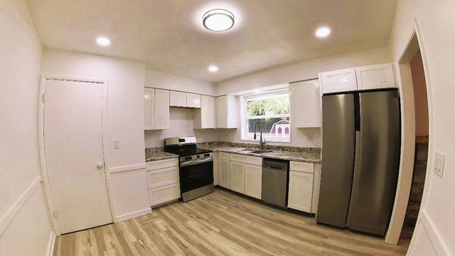 808 Bridle Lane, Wheaton, IL 60187