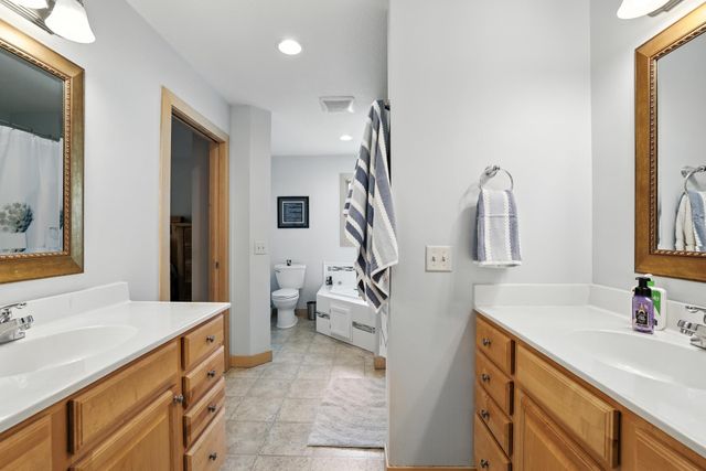 794 Glenmeadow Street, River Falls, WI 54022