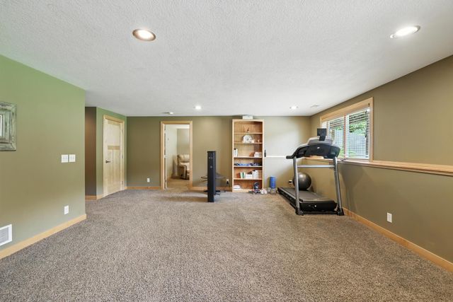 794 Glenmeadow Street, River Falls, WI 54022