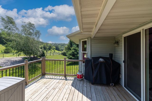 794 Glenmeadow Street, River Falls, WI 54022