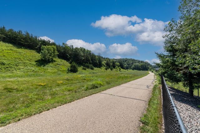 794 Glenmeadow Street, River Falls, WI 54022