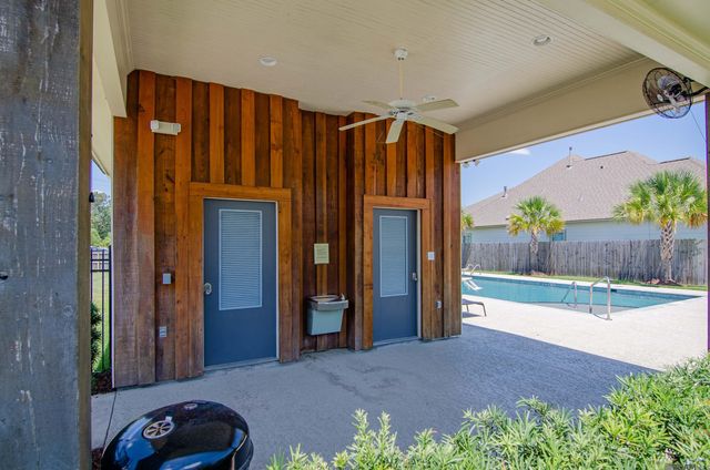 14401 Sterling Oaks Dr, Gonzales, LA 70737