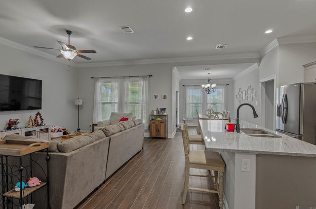 14401 Sterling Oaks Dr, Gonzales, LA 70737