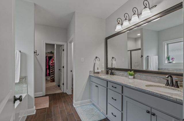 14401 Sterling Oaks Dr, Gonzales, LA 70737