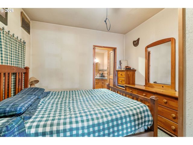 1202 SCOGGINS Rd, Underwood, WA 98651