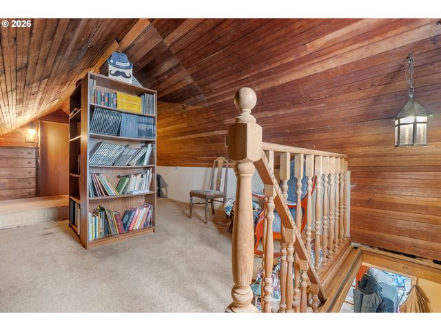 1202 SCOGGINS Rd, Underwood, WA 98651