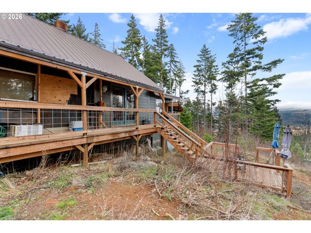 1202 SCOGGINS Rd, Underwood, WA 98651