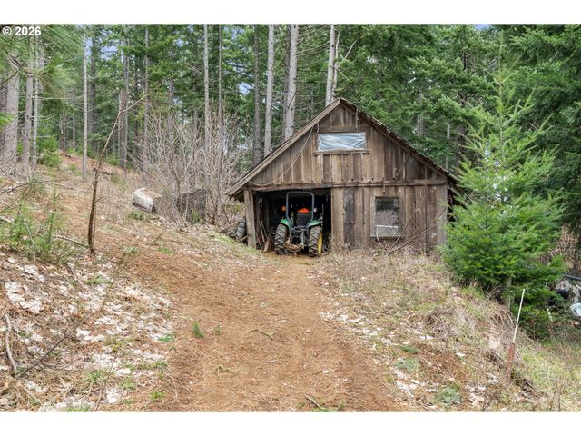 1202 SCOGGINS Rd, Underwood, WA 98651