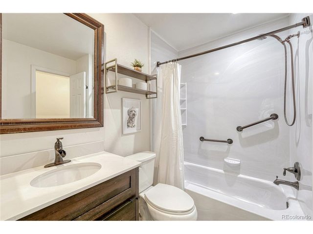 1811 S Quebec Way 1, Denver, CO 80231