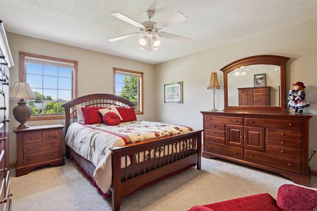 219 Cordoba, Cedar Falls, IA 50613