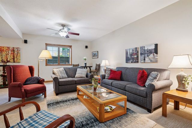 219 Cordoba, Cedar Falls, IA 50613