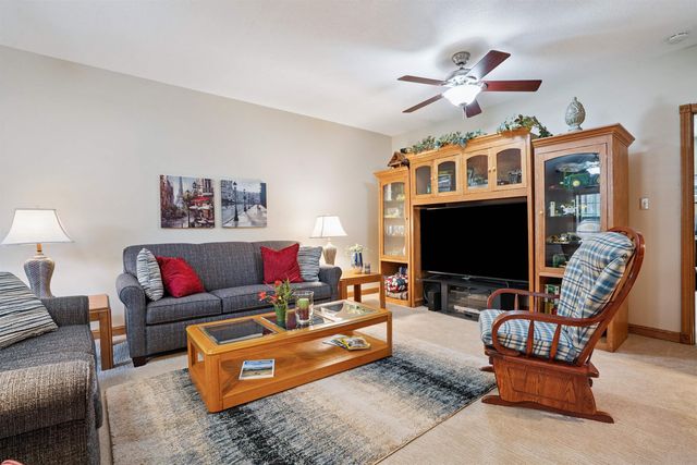 219 Cordoba, Cedar Falls, IA 50613