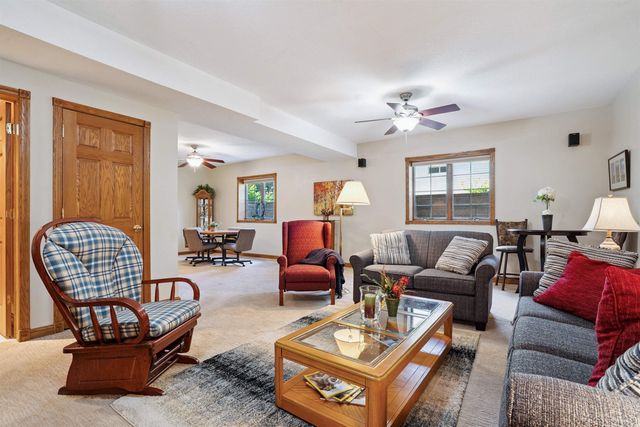 219 Cordoba, Cedar Falls, IA 50613