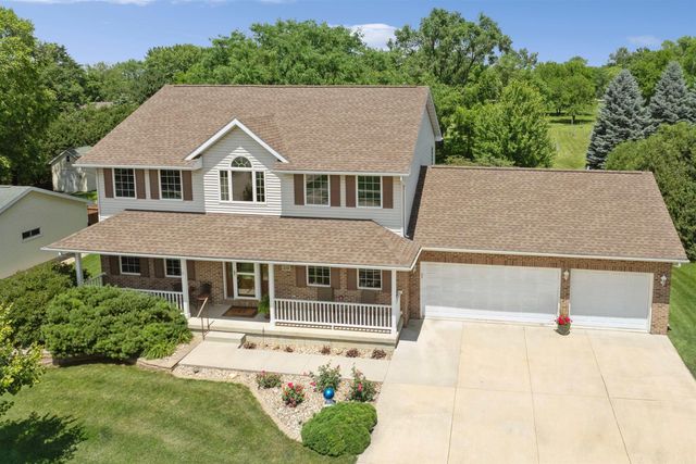 219 Cordoba, Cedar Falls, IA 50613