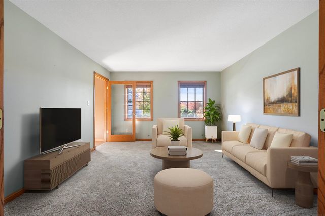 219 Cordoba, Cedar Falls, IA 50613