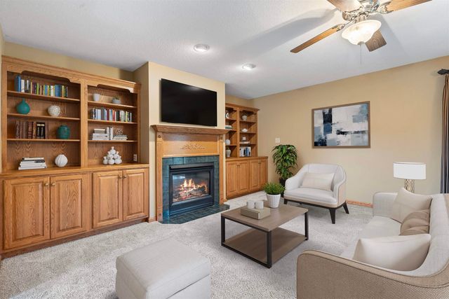 219 Cordoba, Cedar Falls, IA 50613