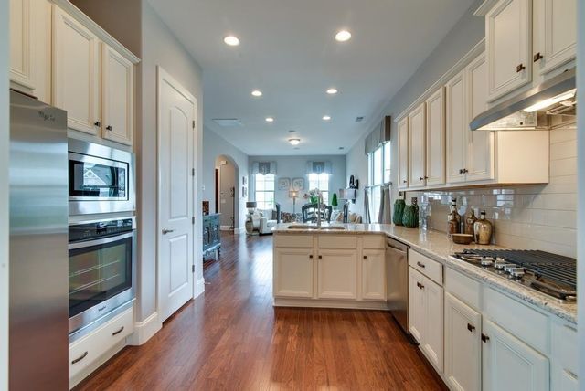 122 Oasis Dr, La Vergne, TN 37086