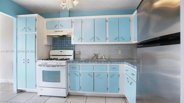 8024 Tatum Waterway Dr 5D, Miami Beach, FL 33141