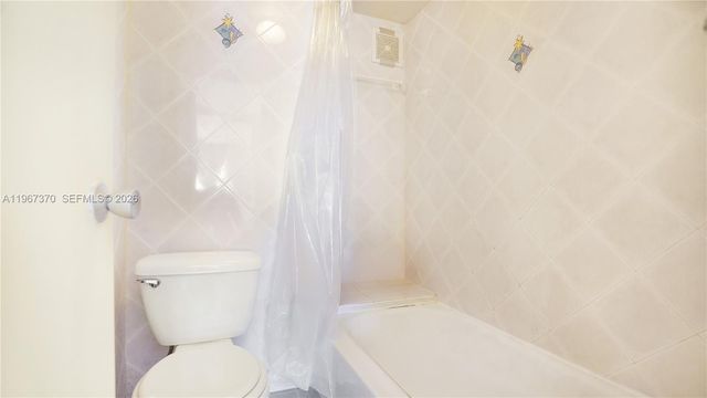 8024 Tatum Waterway Dr 5D, Miami Beach, FL 33141