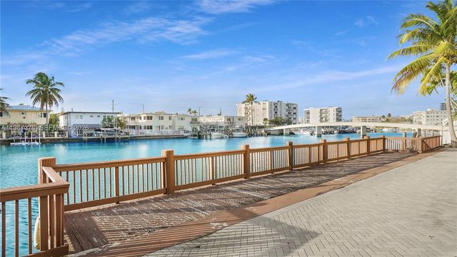 8024 Tatum Waterway Dr 5D, Miami Beach, FL 33141