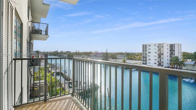 8024 Tatum Waterway Dr 5D, Miami Beach, FL 33141