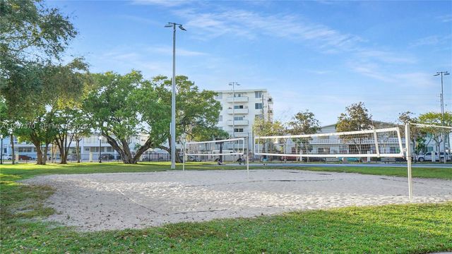 8024 Tatum Waterway Dr 5D, Miami Beach, FL 33141